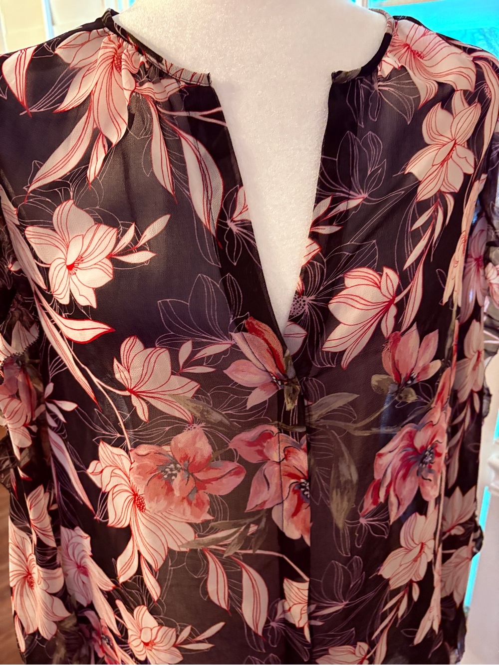 White House Black Market Black Floral Sheer V-Neck Blouse - Picture 6 of 8
